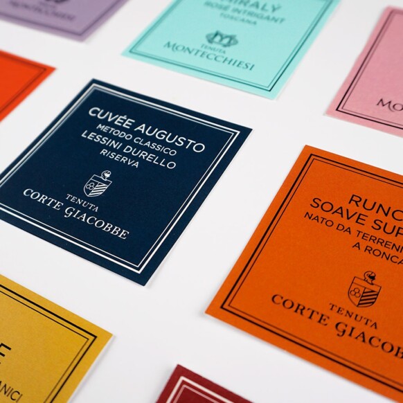 Design adesivi di Dal Cero Family, produttori di vino - Graphic design portfolio