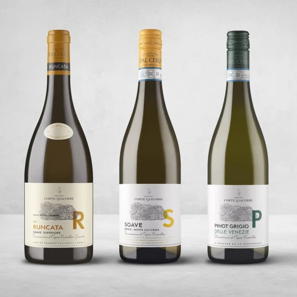 Fotografie bottiglie di vino con grafica etichetta per vini della cantina Dal Cero Family