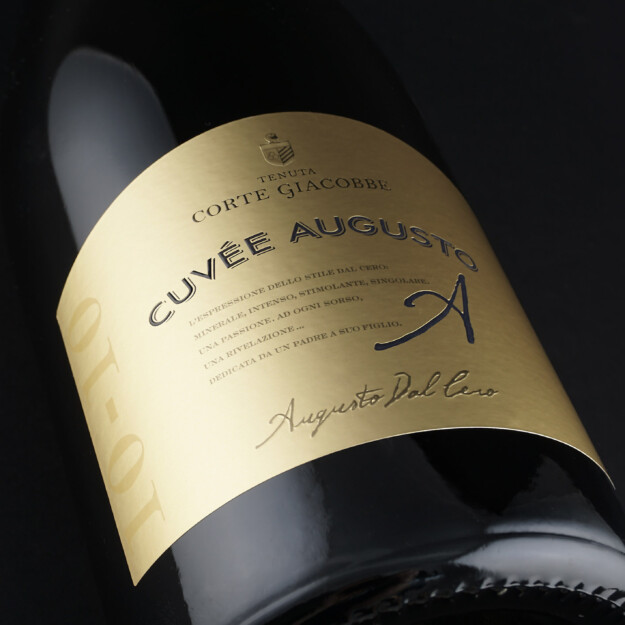 Foto dettaglio grafica etichetta per vino Cuvée Augusto 10-10 Limited Edition della cantina Dal Cero Family - Tenuta Corte Giacobbe